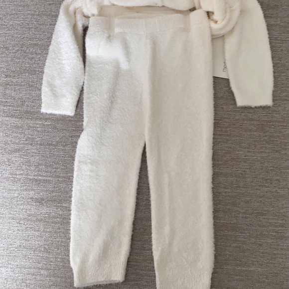 Modern Moments Soft knit Ivory sweater and pants set by Gerber Size 18 mo. NWT - Picture 6 of 10